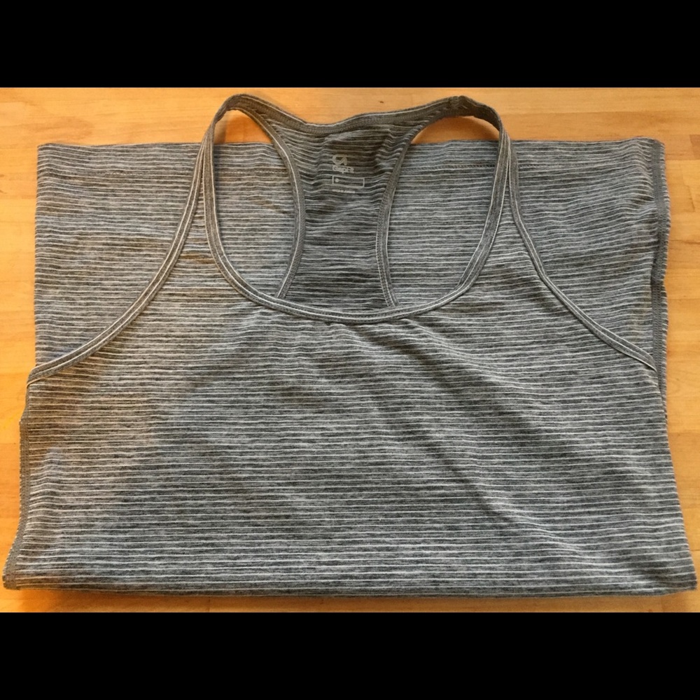 GAP Fit workout top, size small
